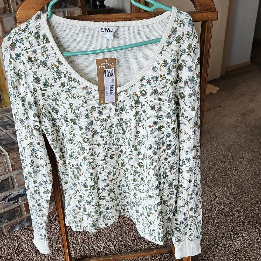 Eddie Bauer Cream Floral Ribbed Long Sleeve Tee with Green Print Runs Small